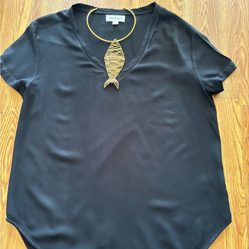 Cloth & Stone v-neck shirt